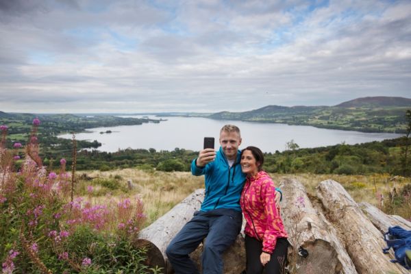 Lough Derg Blueway_ Hill Walking_ Ballycuggaran_ Killaloe_ Condado de Clare Patrick Bolger 43 1 1